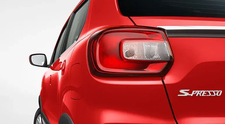 Signature C-Shaped Tail Lamps